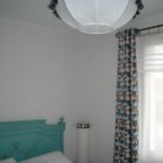 l'abat-jour en tissu tendu , rideaux et double rideaux sur mesure